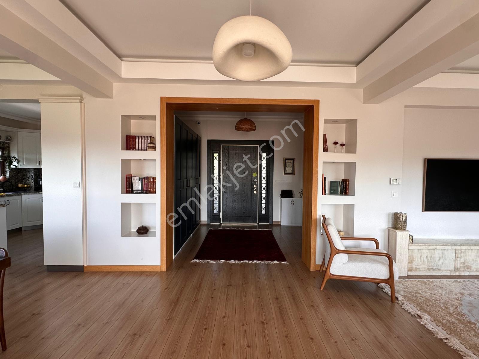 Muhteşem Manzaralı, Asansörlü Kiralık Lüx 5+2 Triplex Villa - Görsel 25