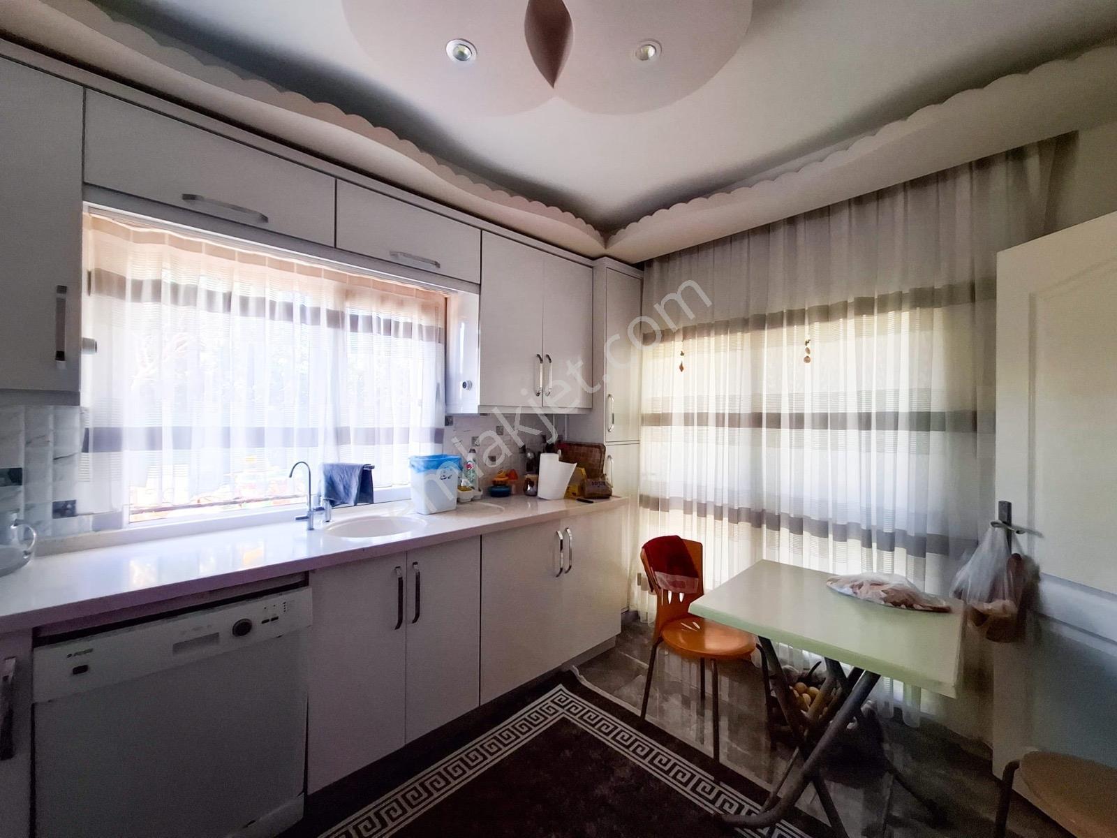 Didim Yeşılkentte Eşyalı 3+1 Çift Teraslı Villa - Görsel 19