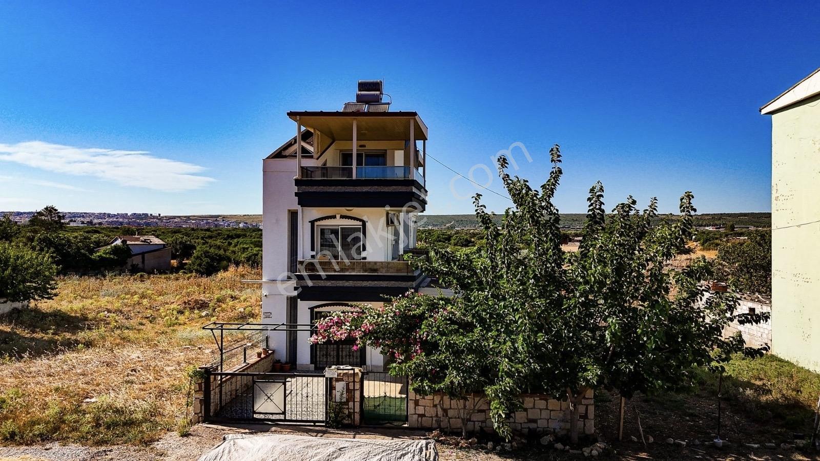 Didim Yeşılkentte Eşyalı 3+1 Çift Teraslı Villa