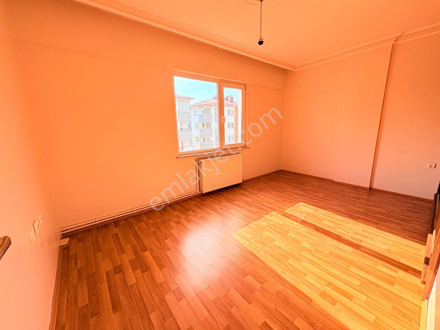 Cumhuriyette Depozito Yok 3+1 Site Dairesi - Görsel 12