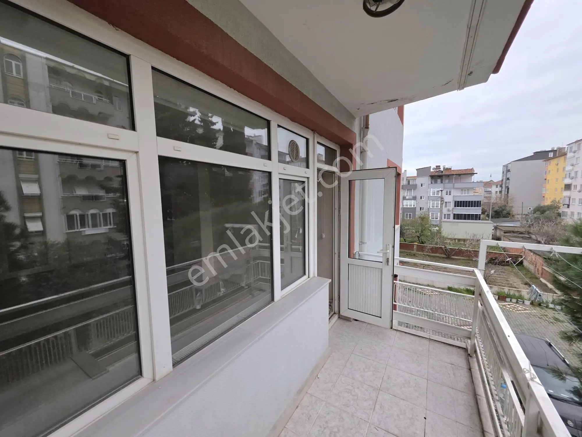 Balıkesir Altıeylül Bahçelievler De Demirdağ Emlak Tan 2+1 Kombili Ara Kat Daire. - Görsel 3