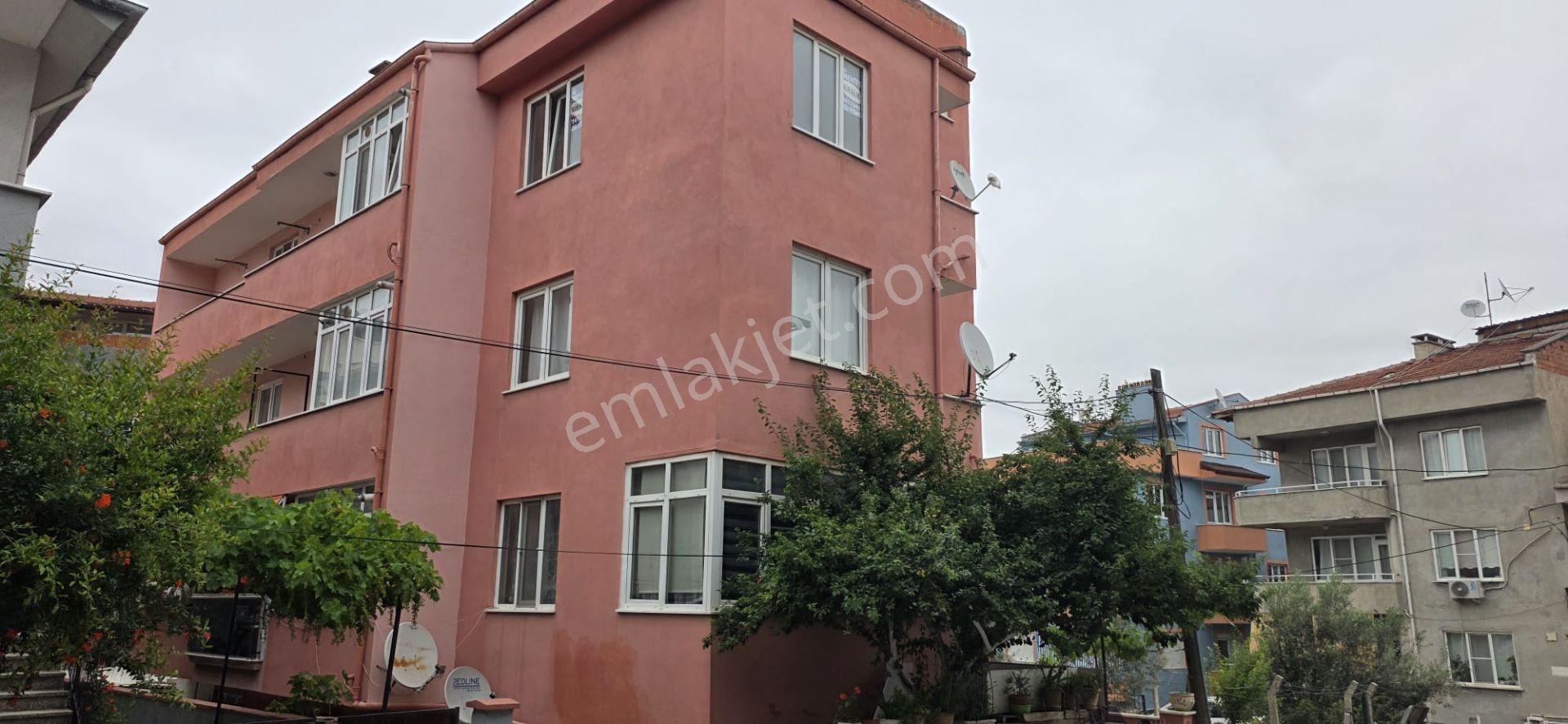 Hasan Basri Çantay Mahallesi 1 Nolu Sağlık Ocağı Yanı Kiralık Daire