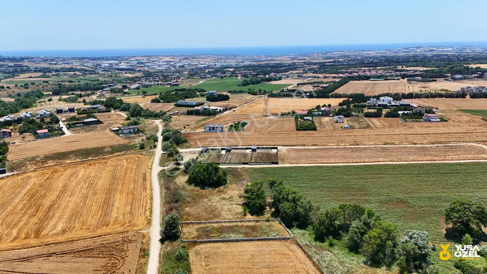 Silivri Ortaköyde Cadde Cephe Tek Tapu Villa Parseli
