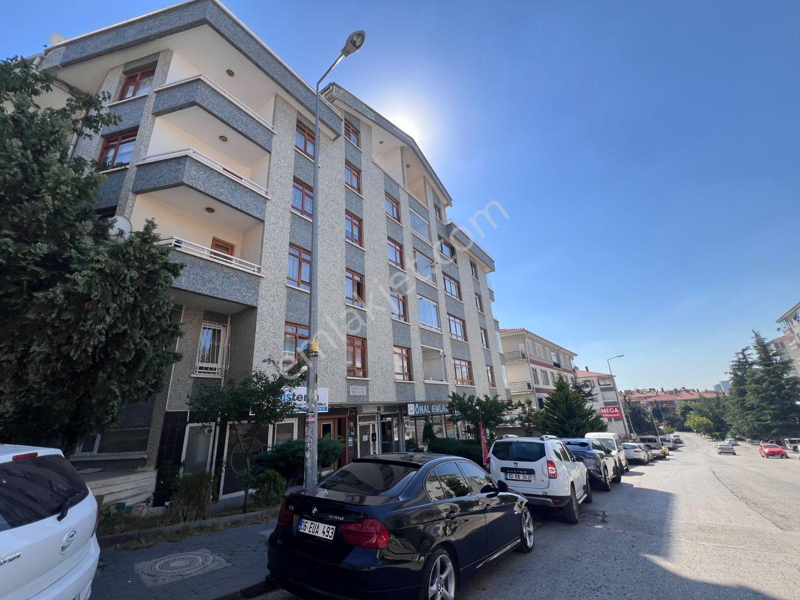 Çankaya Harbiye Mah. Asansörlü Ara Kat 4+1 Kilerli Satılık Daire - Görsel 2