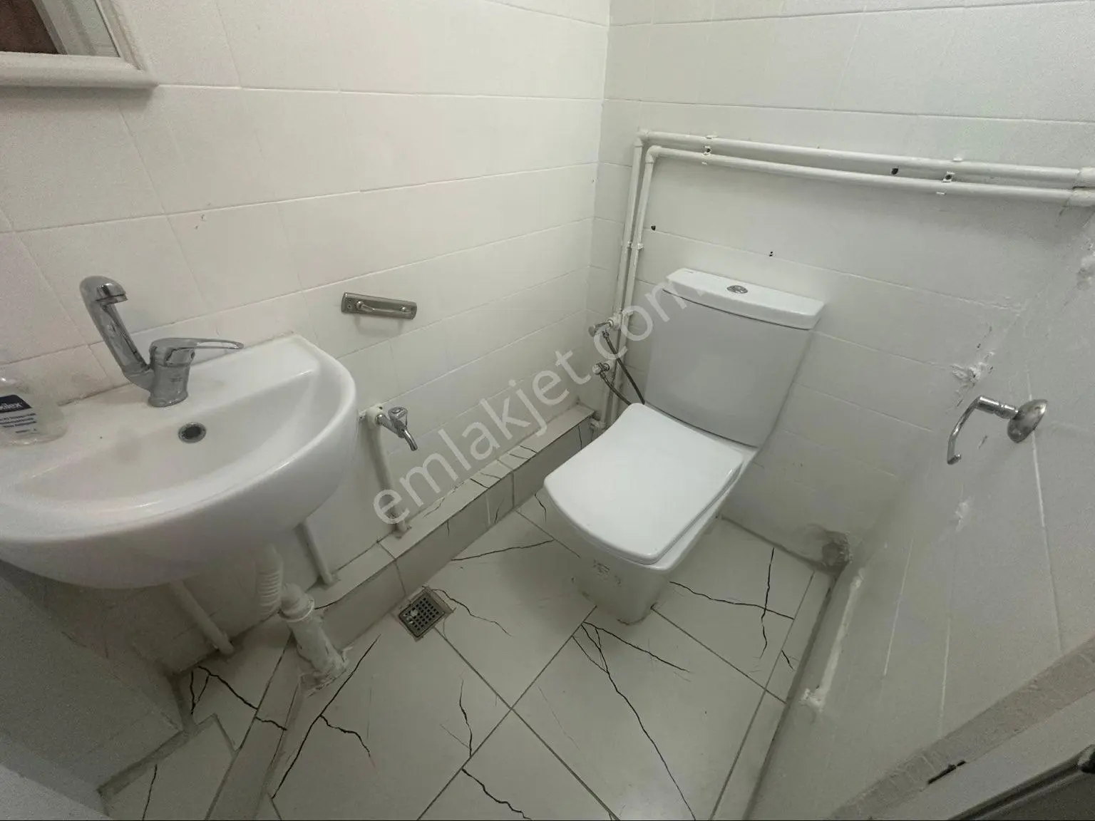 Selvili Mahallesi 2+1 Aydınlık Ve Geniş Kiralık Daire - Görsel 13