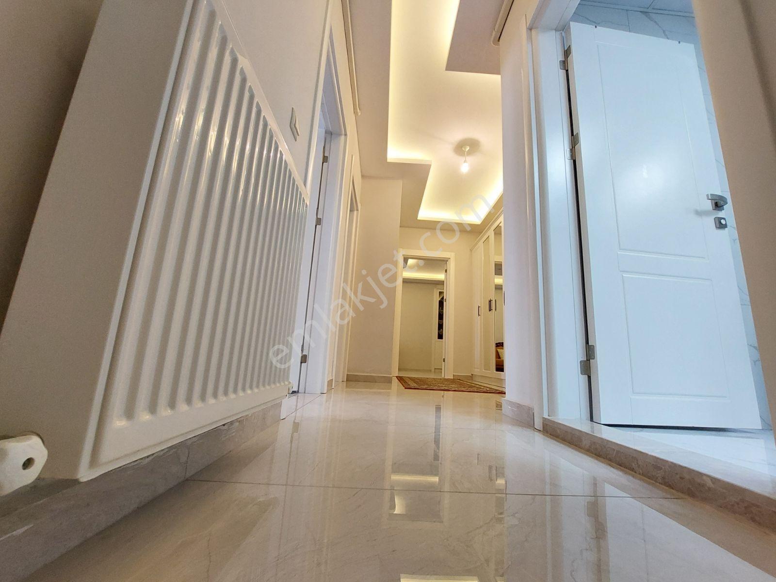 İkizçay'da, Ön Cephe Ayrı Mutfaklı Ebeveyn Banyolu 2+1 Daire - Görsel 15
