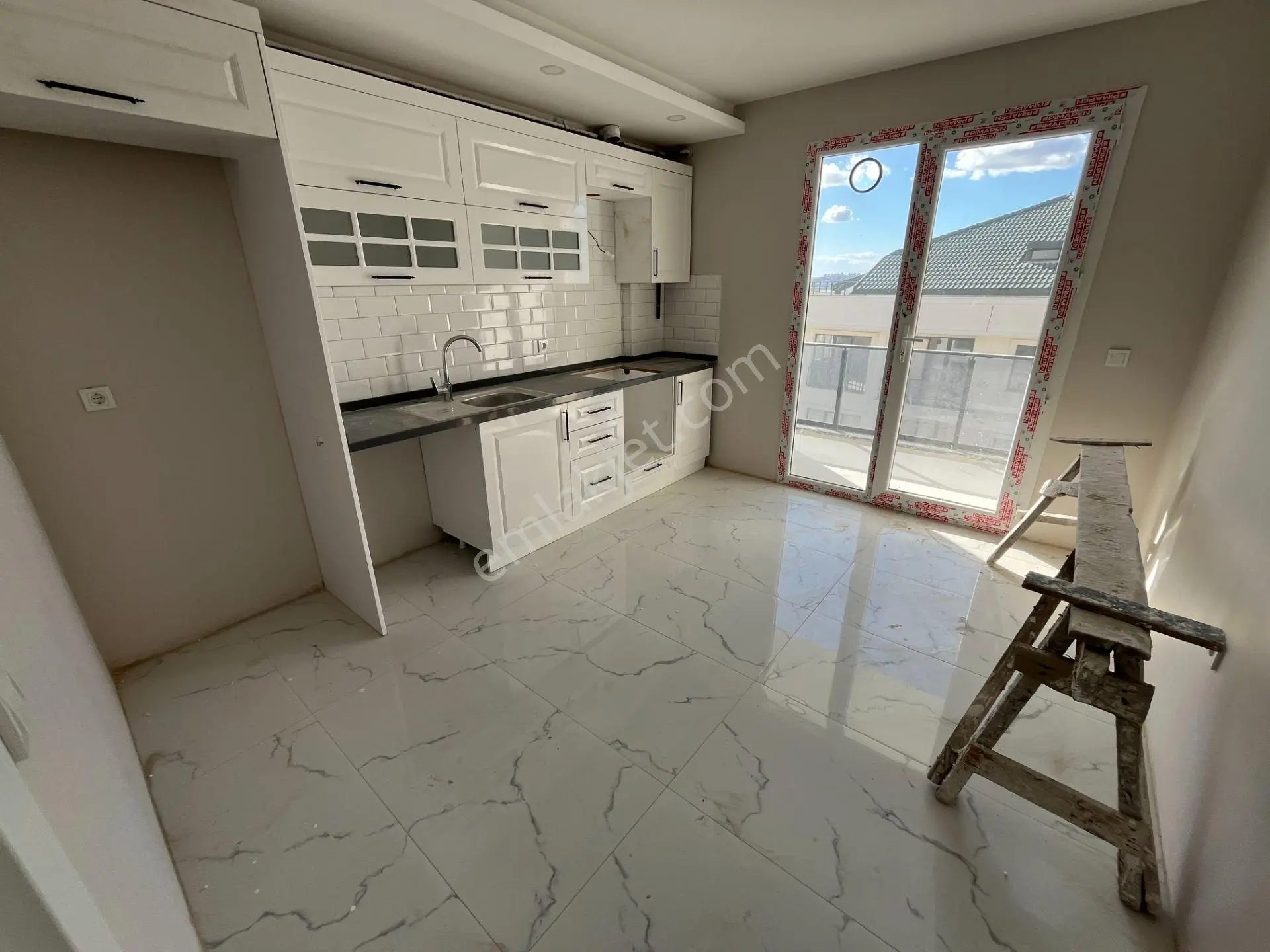 Büyükçekmece Cumhuriyet Mah Sıfır Lüks Butik Sitede 2+1 Acil Satılık Daire - Görsel 2