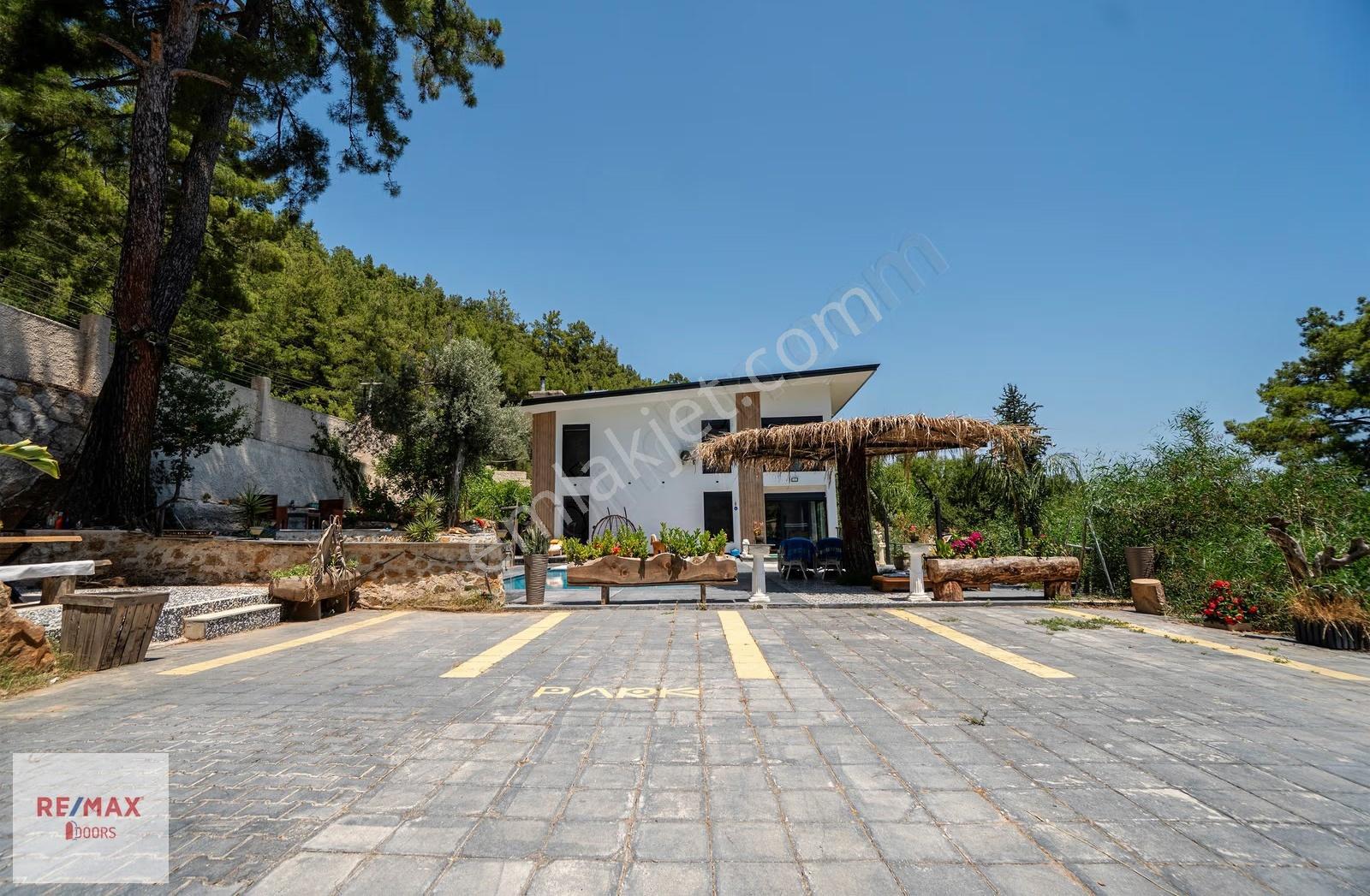 Yazır Köyü Olimpos Civarı Müstakil Villa Ve 1700 M2 Arazi - Görsel 2