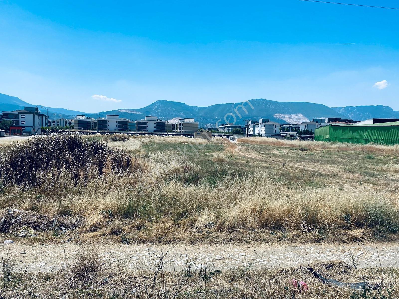 Karaali Menemen Yolu Üzeri Bahçeşehir Koleji Yanı Arsa Hissesi