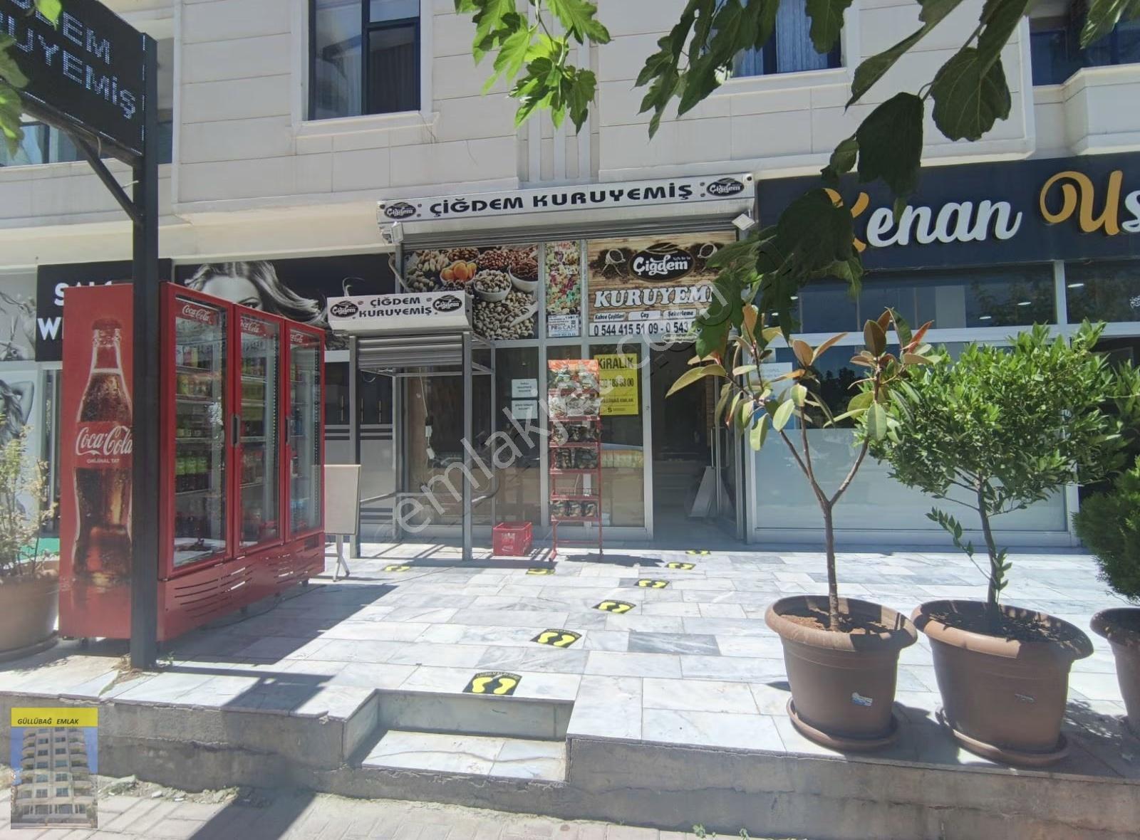 Atakent'te İşlek Lokasyon 'da Dükkan