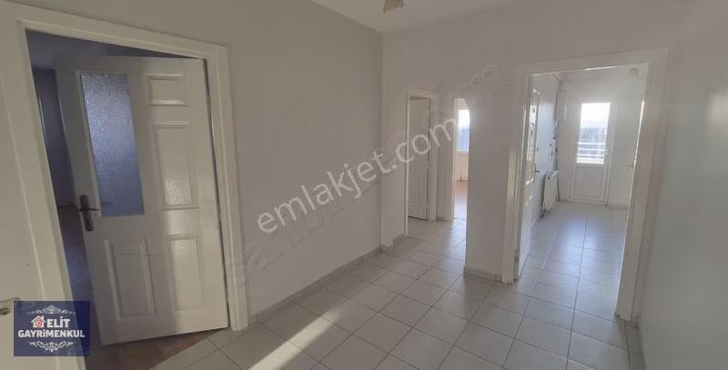 Satılık İldem C Avm Yanı Ara Kat Güney Cephe - Görsel 3