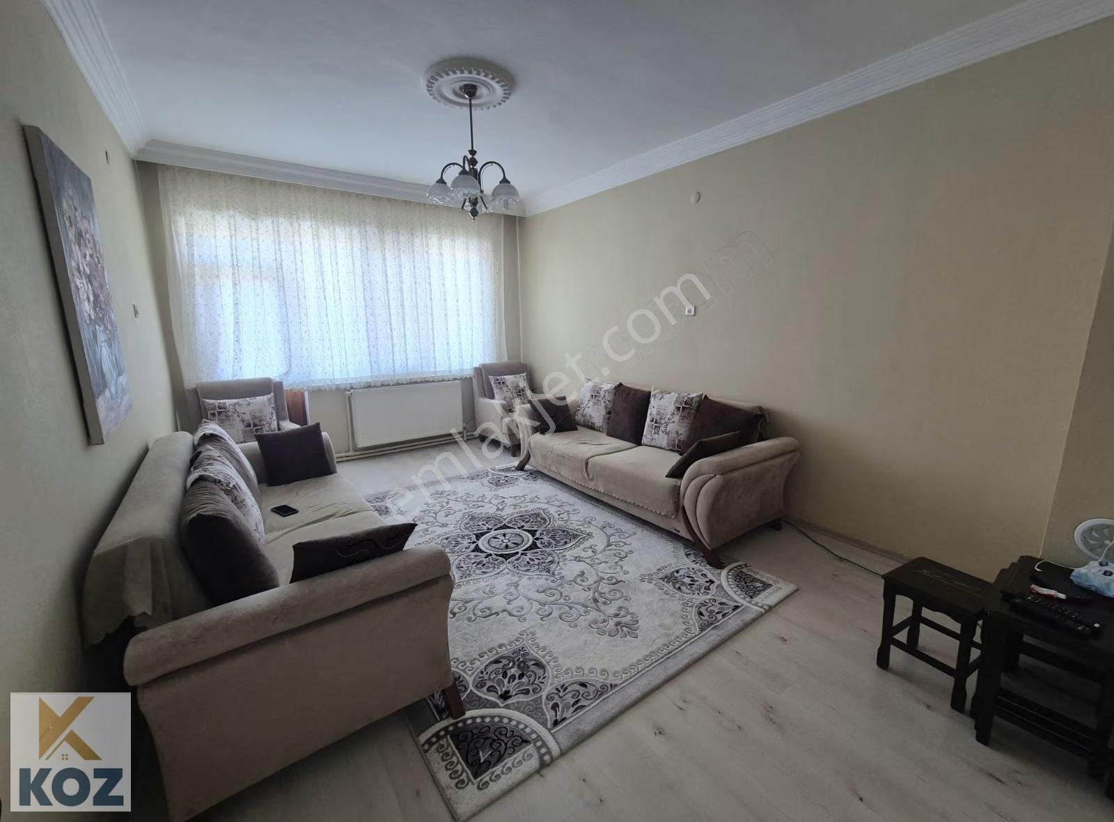 Koz Emlak'tan Emeksiz Cadde Üzeri Arakat Satılık Daire