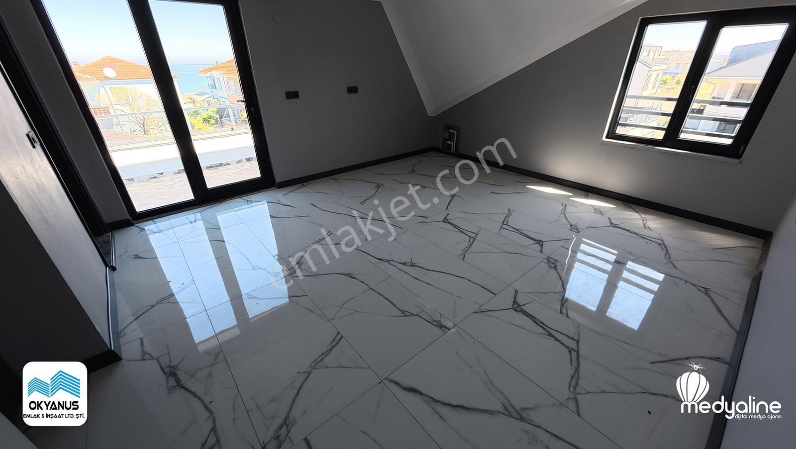 Şık Mutfak Dolaplı Geniş Bahçeli Denize Çok Yakın Konumda Villa - Görsel 28