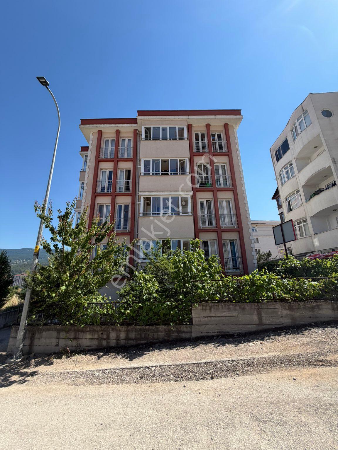 Karabük 100. Yıl Mahallesinde Ara Kat Geniş 1+1 Daire Kiralıktır - Görsel 28