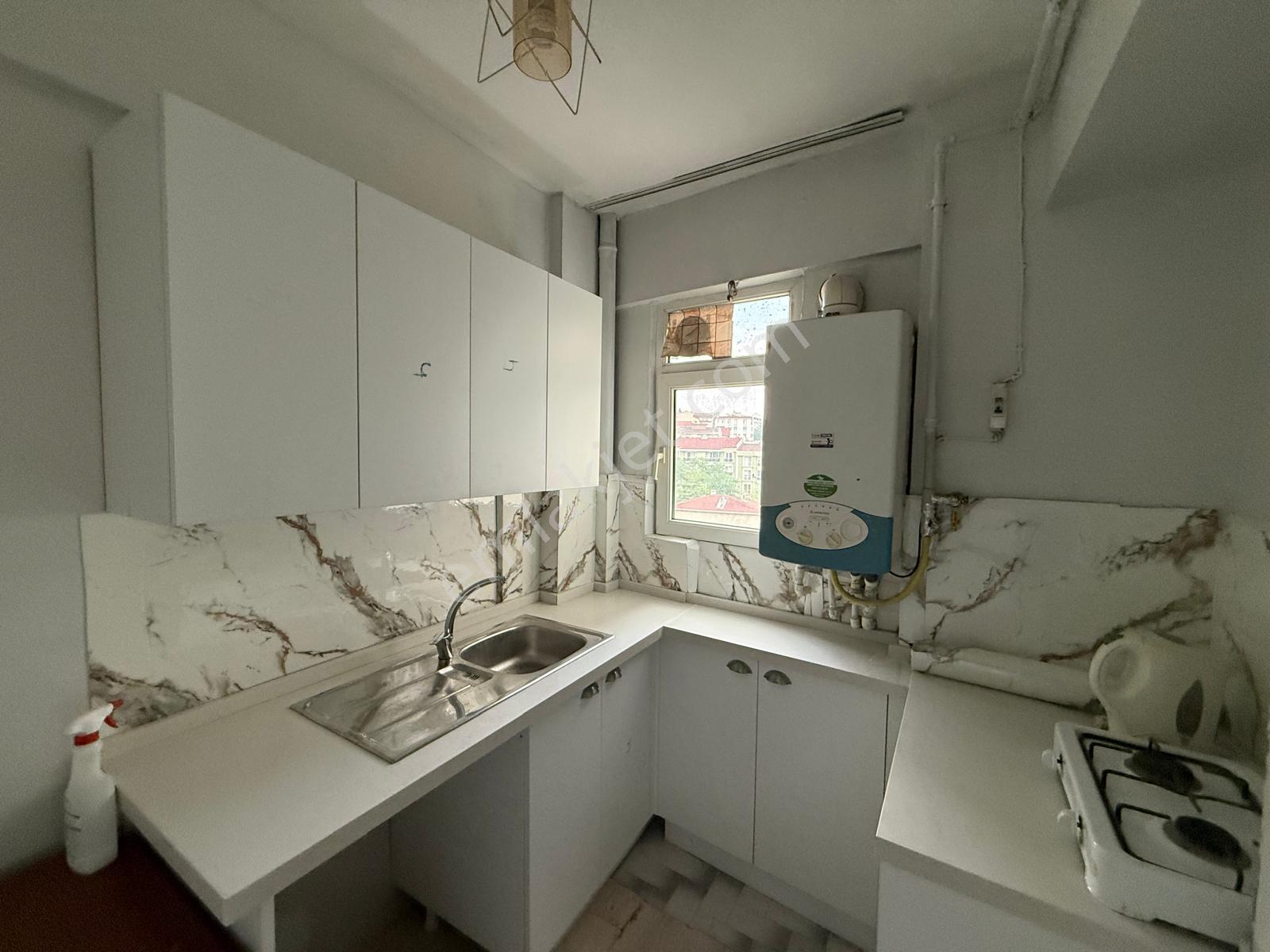 Edirne Taşlıkta Merkezi Konumda Kiralık 2+1