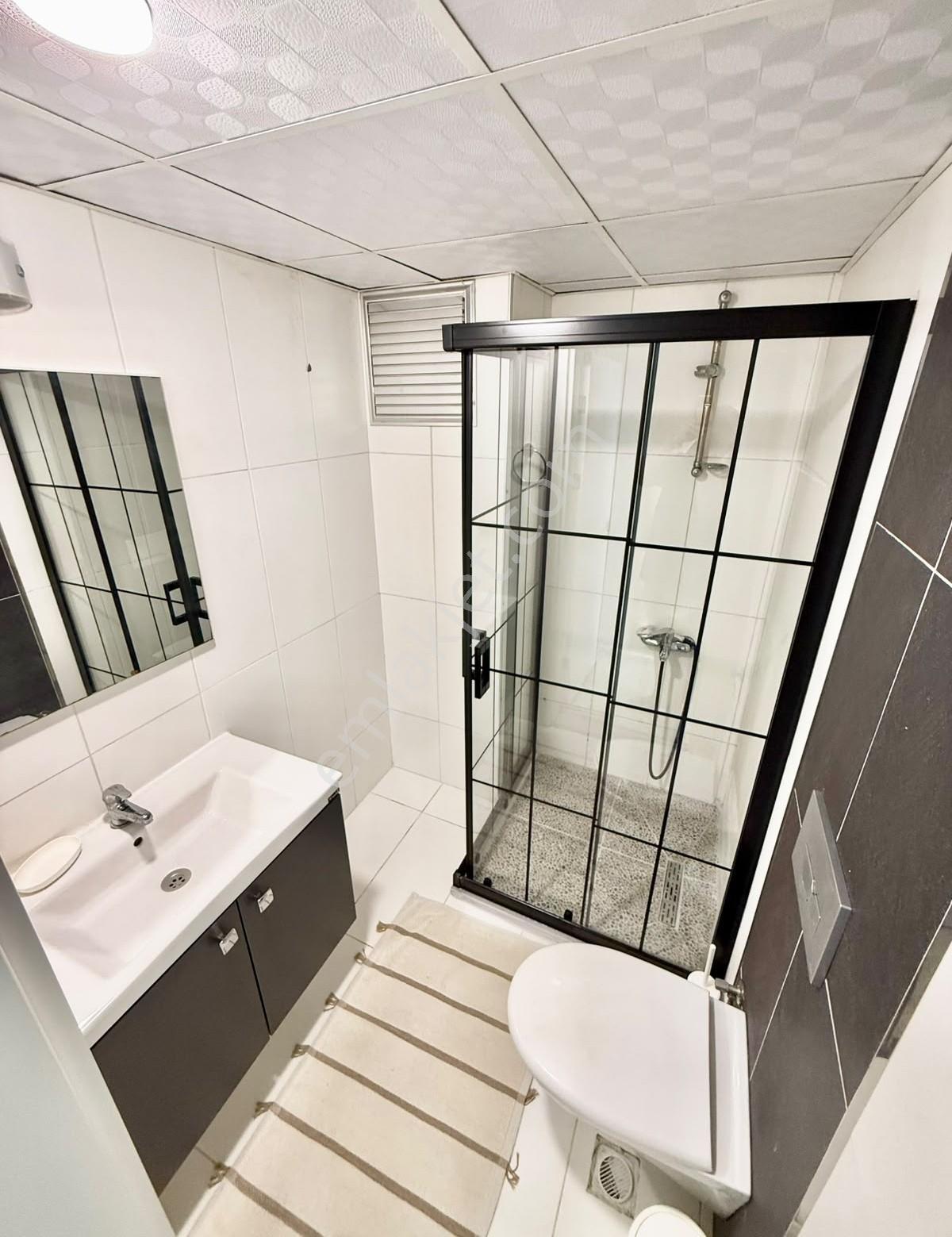 Zeytinköyde Havuzlu Sitede Arakat Balkonlu Eşyalı 1+1 Apart - Görsel 14