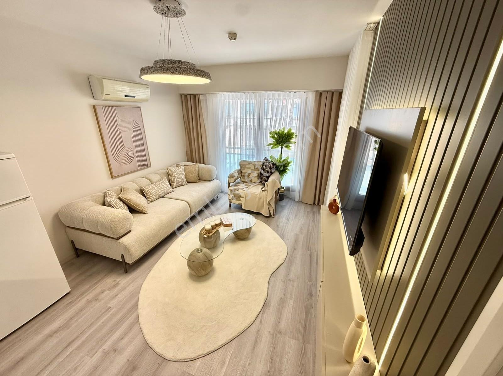 Zeytinköyde Havuzlu Sitede Arakat Balkonlu Eşyalı 1+1 Apart - Görsel 13