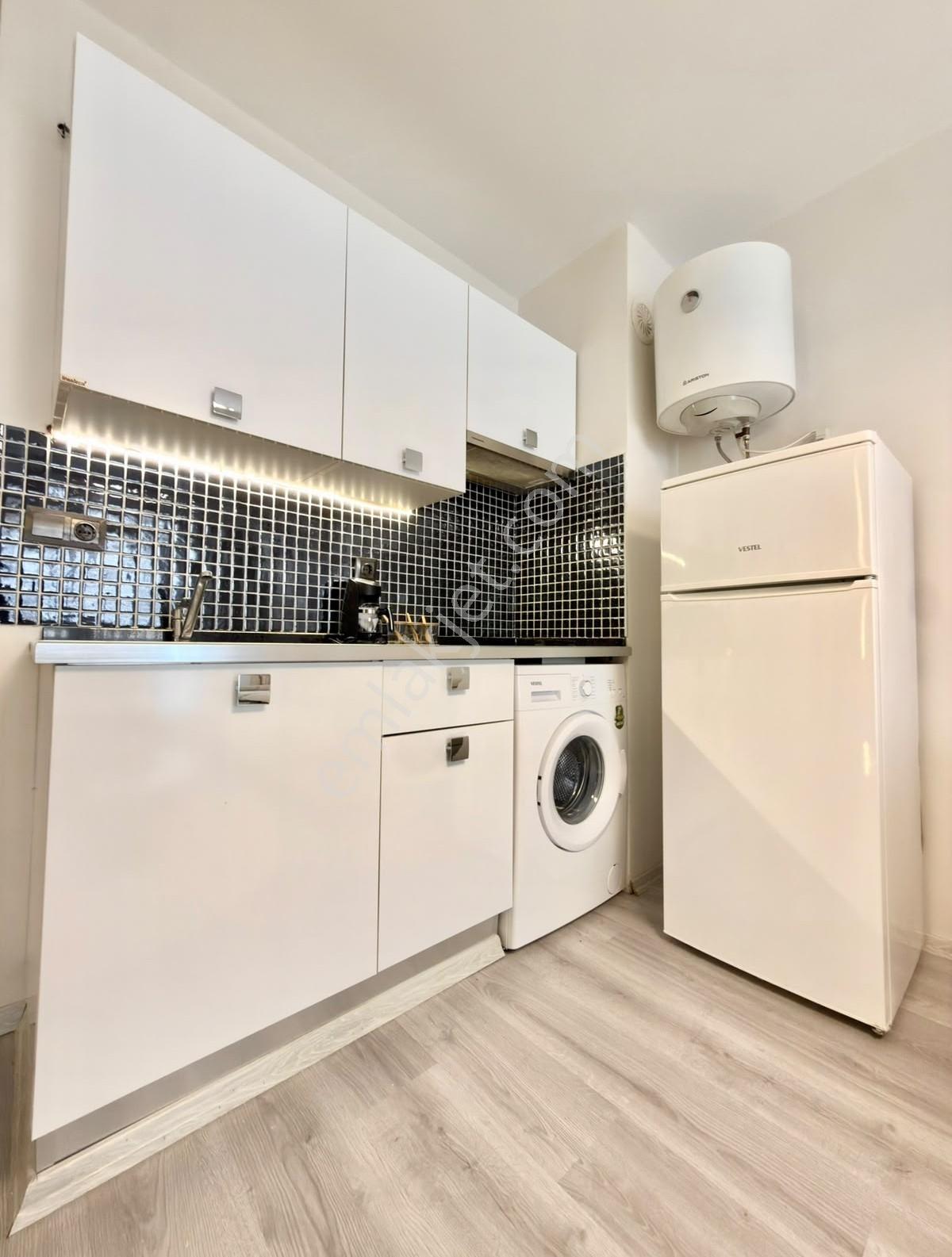 Zeytinköyde Havuzlu Sitede Arakat Balkonlu Eşyalı 1+1 Apart - Görsel 3