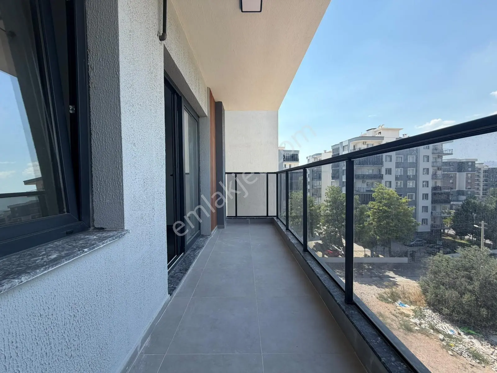 Mevlana Mahallesinde Güvenlikli Sıfır Binada Kiralık 1+1 Daire - Görsel 4
