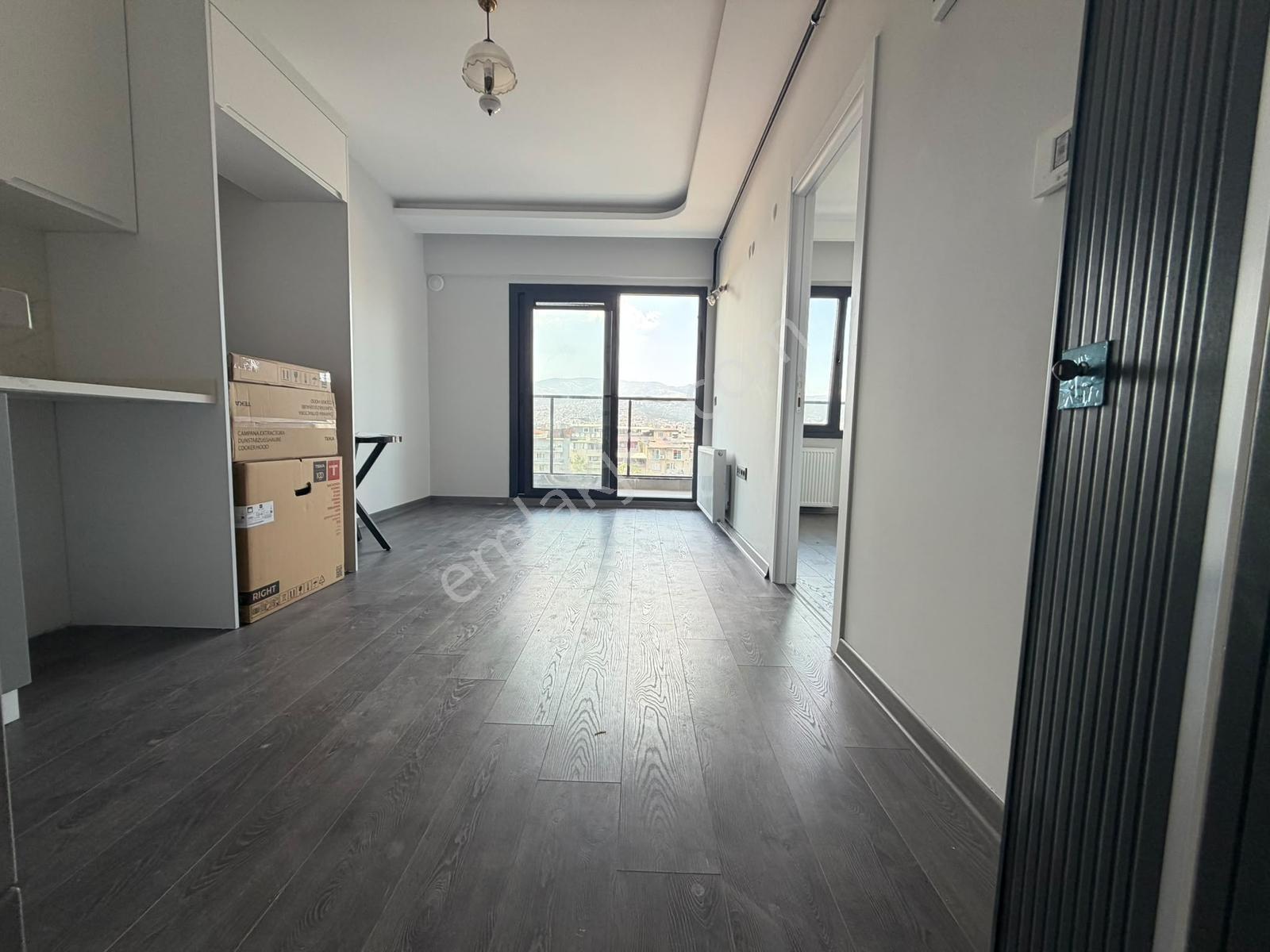Mevlana Mahallesinde Güvenlikli Sıfır Binada Kiralık 1+1 Daire - Görsel 12