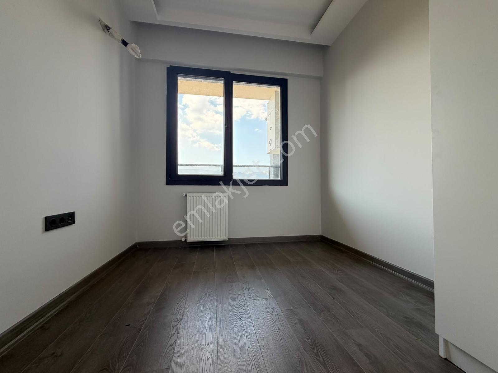 Mevlana Mahallesinde Güvenlikli Sıfır Binada Kiralık 1+1 Daire - Görsel 16