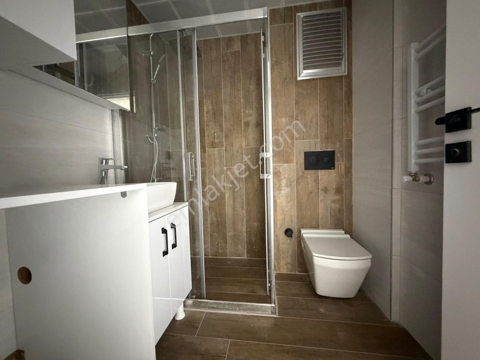 Mevlana Mahallesinde Güvenlikli Sıfır Binada Kiralık 1+1 Daire - Görsel 15