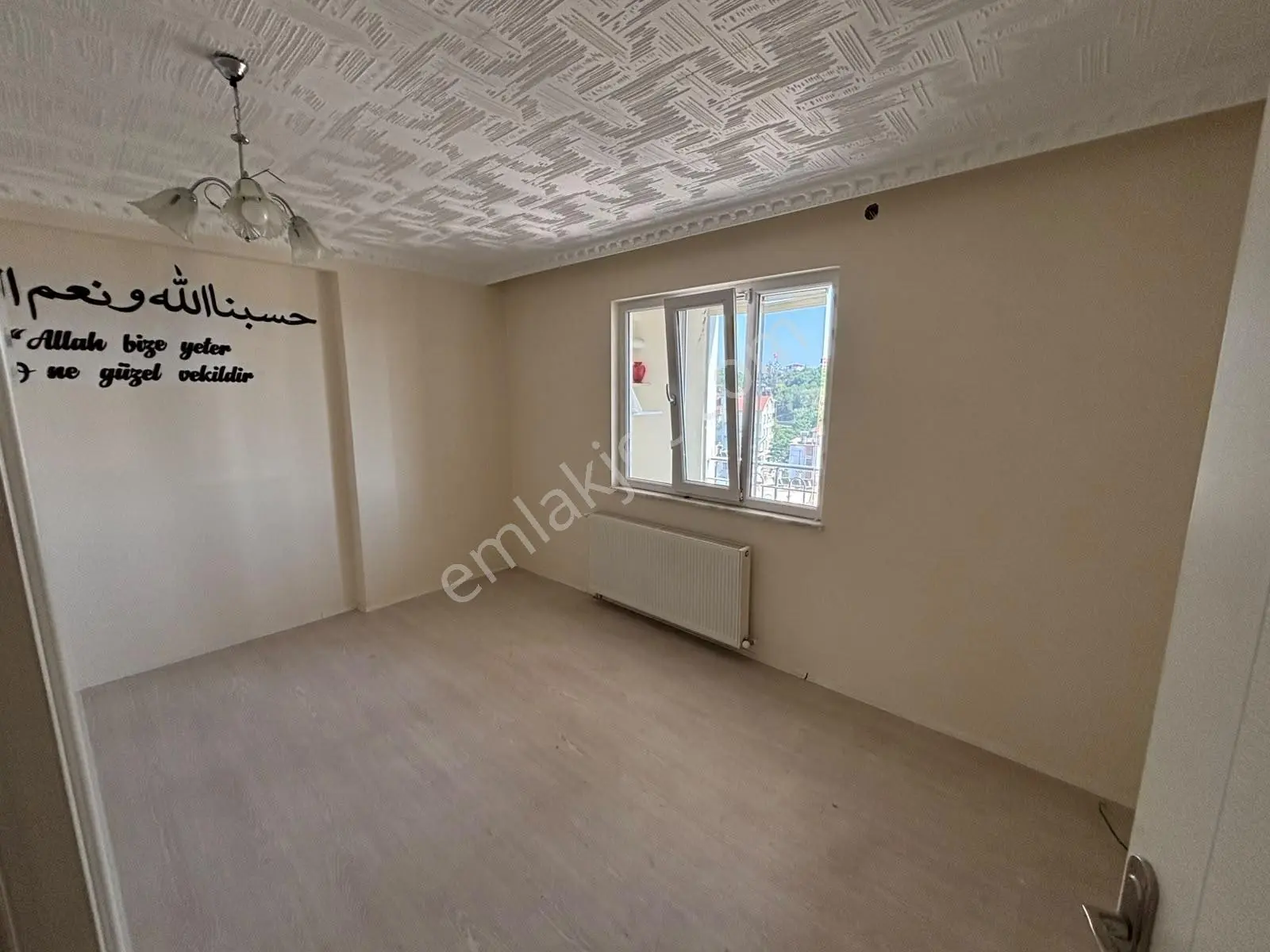 Usta Gayrimenkul'den Kiralık Doğalgazlı Cadde Üzerinde 2+1 Daire - Görsel 3