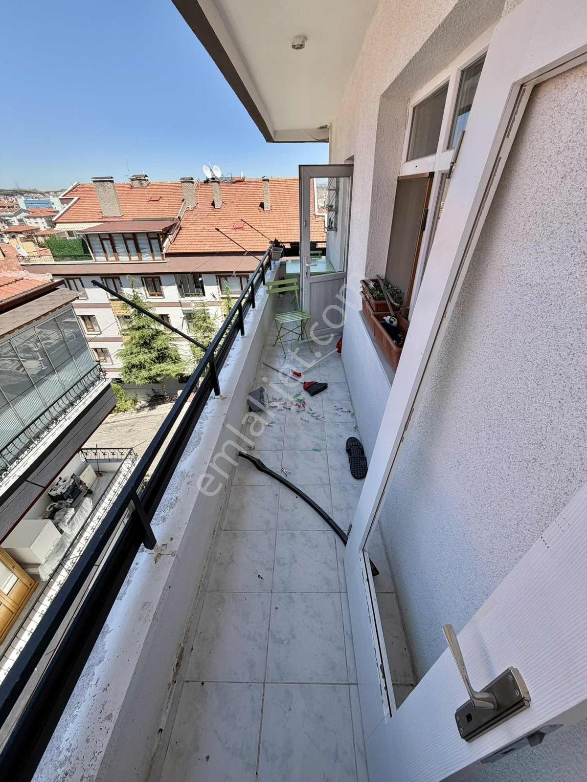 Kuşçağızda Cadde Üzeri Manzaralı 2. Kat Full Yapılı 3+1 Fırsatı! - Görsel 19