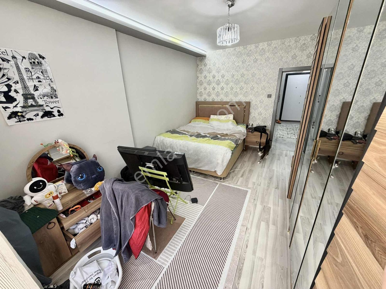 Kuşçağızda Cadde Üzeri Manzaralı 2. Kat Full Yapılı 3+1 Fırsatı! - Görsel 9