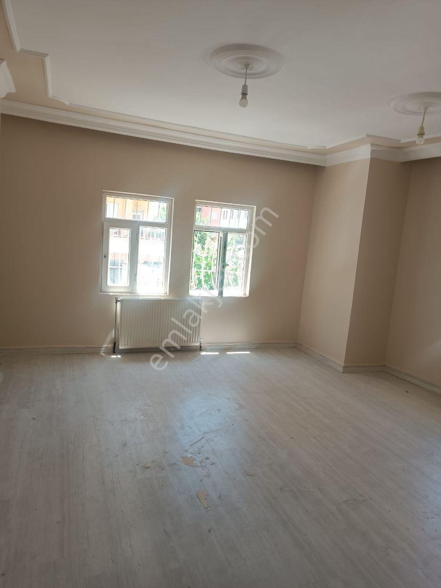 Bahçelievler Mahallesi Atatürk Park Arkası Kiralık 4+1 Daire - Görsel 2