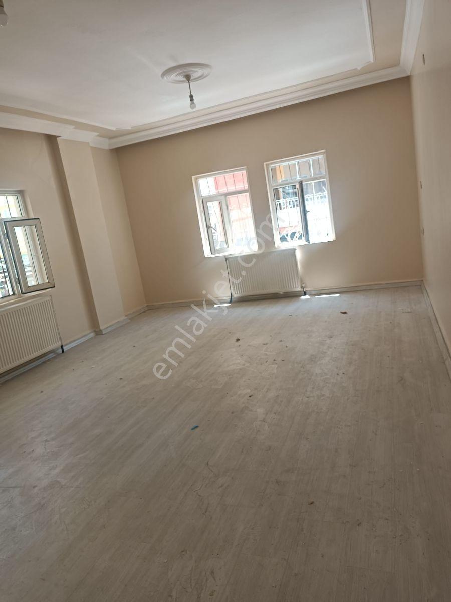 Bahçelievler Mahallesi Atatürk Park Arkası Kiralık 4+1 Daire