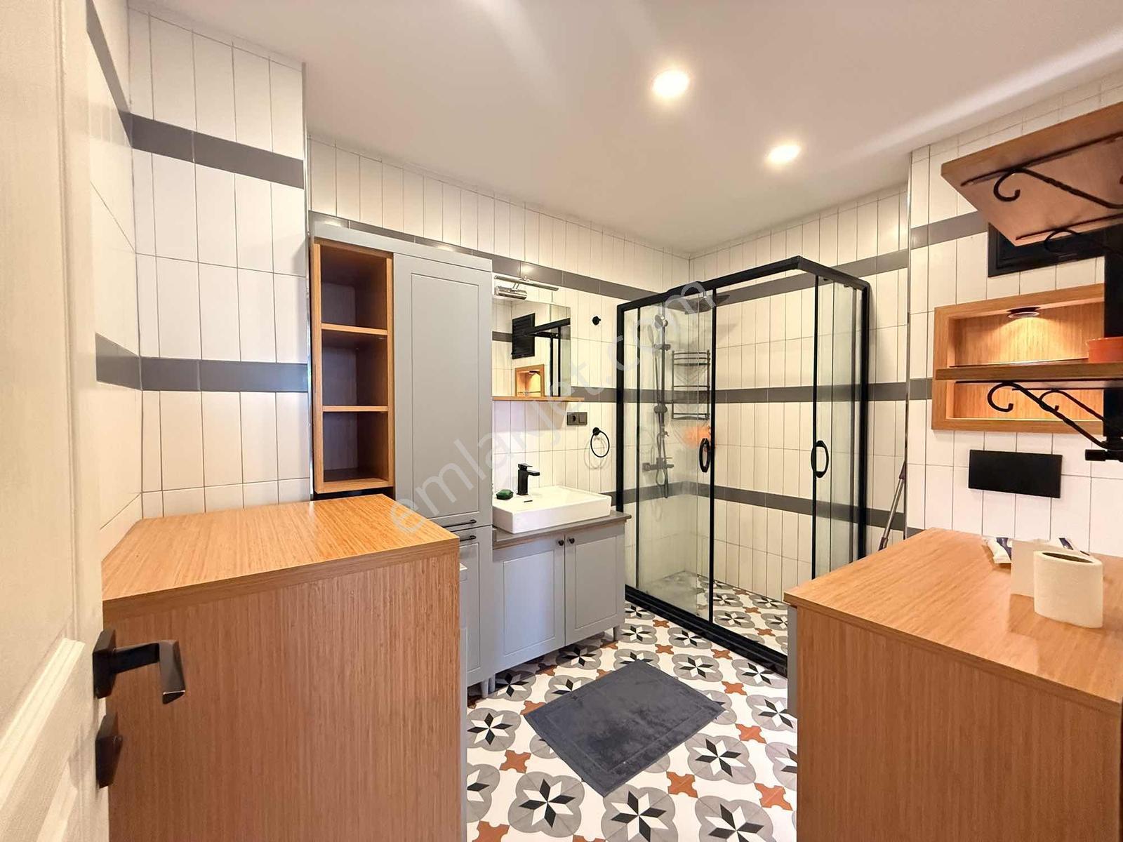 Etiler'de Yeni Tadilatlı Lüks Ve Yeni Eşyalı Kiralık 2+1 Daire - Görsel 16