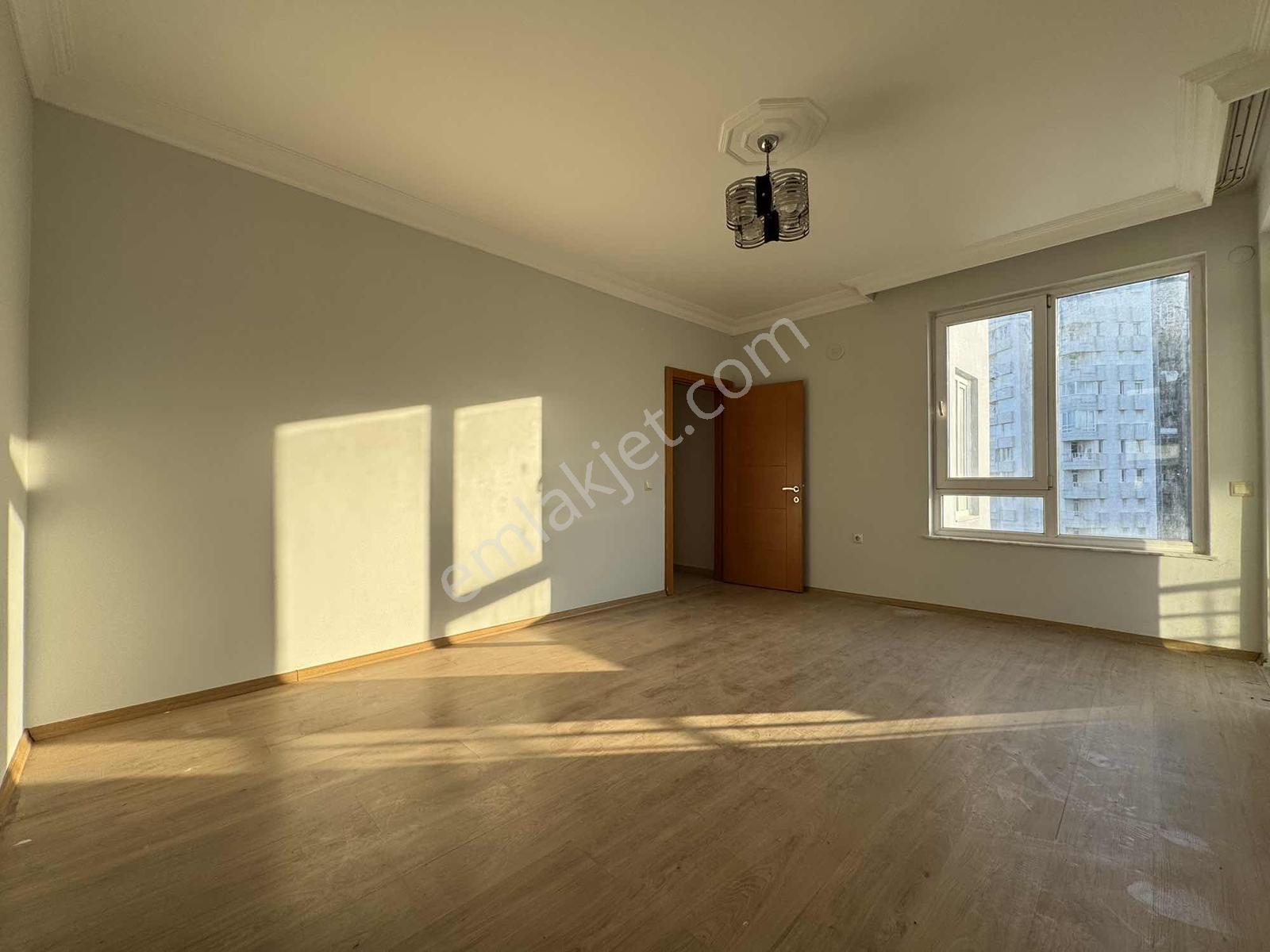 Uğur Kurtulmuş'tan Ülker Sitesi'nde Kiralık 3+1 Arakat Daire - Görsel 32