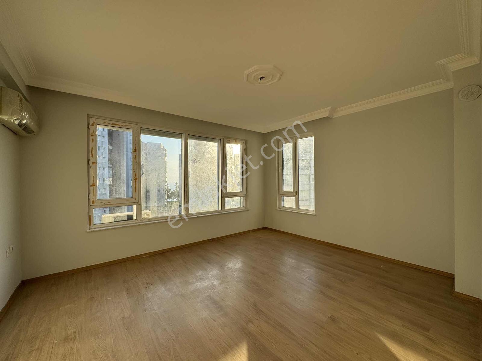 Uğur Kurtulmuş'tan Ülker Sitesi'nde Kiralık 3+1 Arakat Daire - Görsel 5