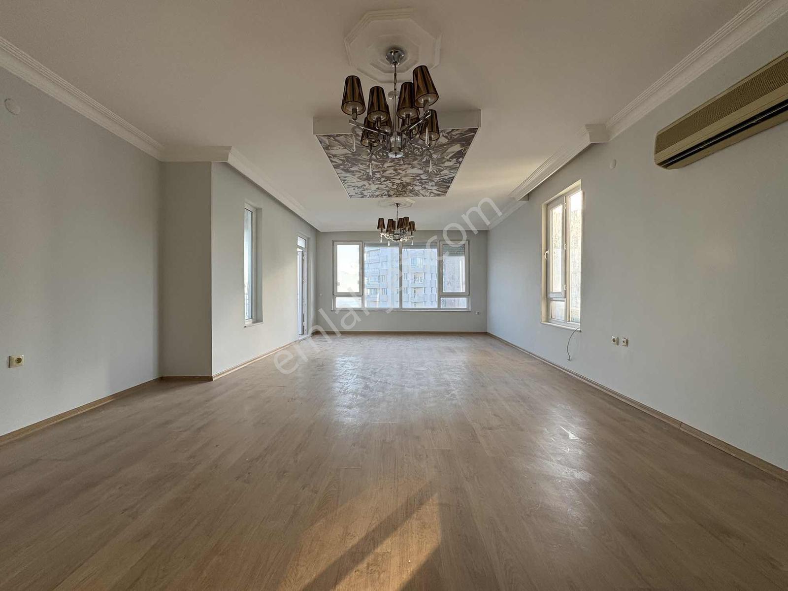 Uğur Kurtulmuş'tan Ülker Sitesi'nde Kiralık 3+1 Arakat Daire - Görsel 2