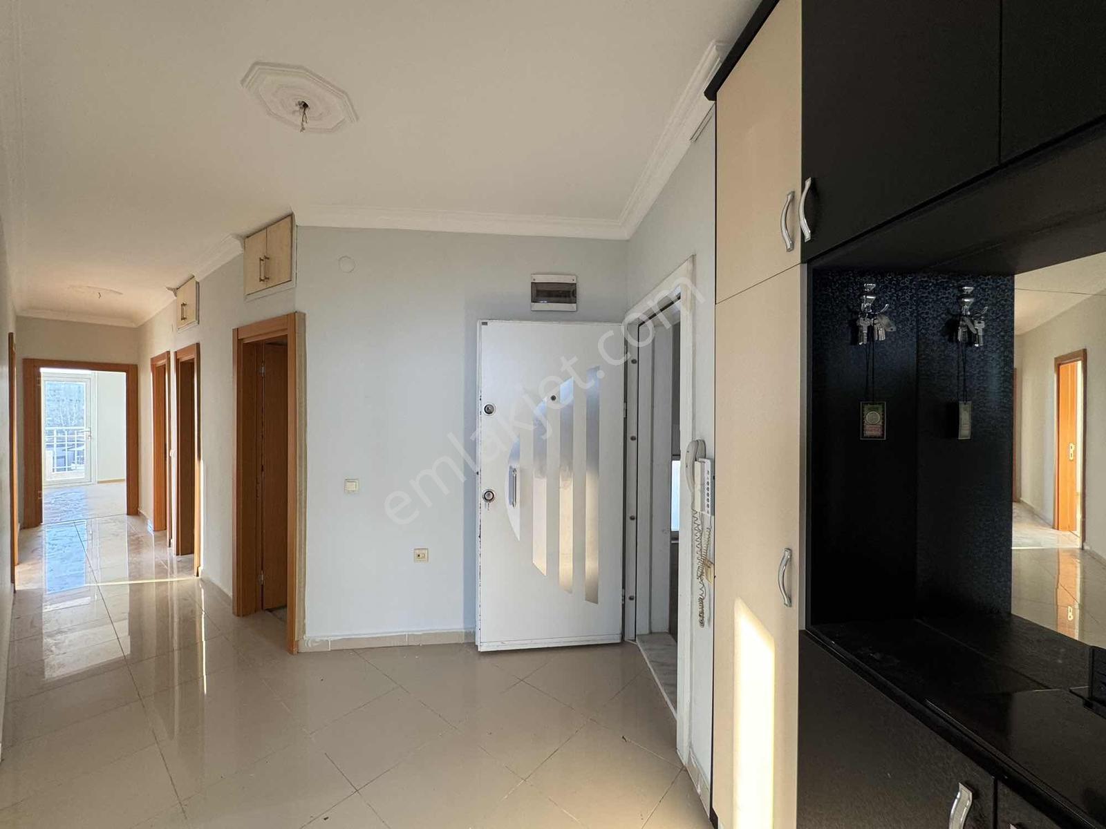Uğur Kurtulmuş'tan Ülker Sitesi'nde Kiralık 3+1 Arakat Daire - Görsel 16