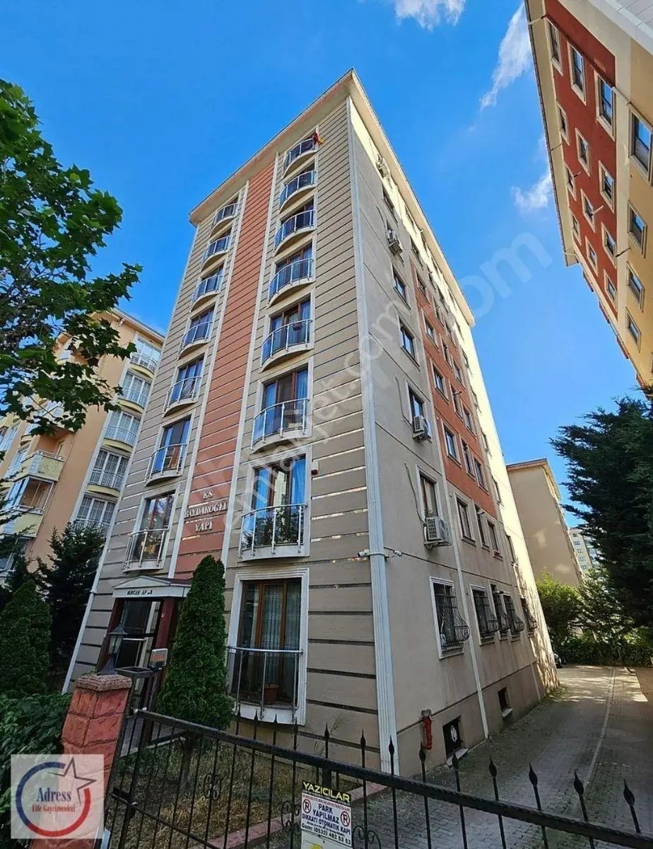Alper Alkan'dan Şerifali Elalmış Cad. 4.bina İçi Yapılı 3+1