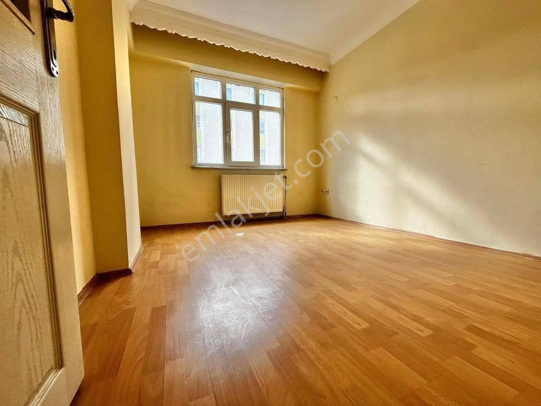 Kapaklı Vatan Caddesinde Cadde Cephe Kiralık Daire!!! - Görsel 3