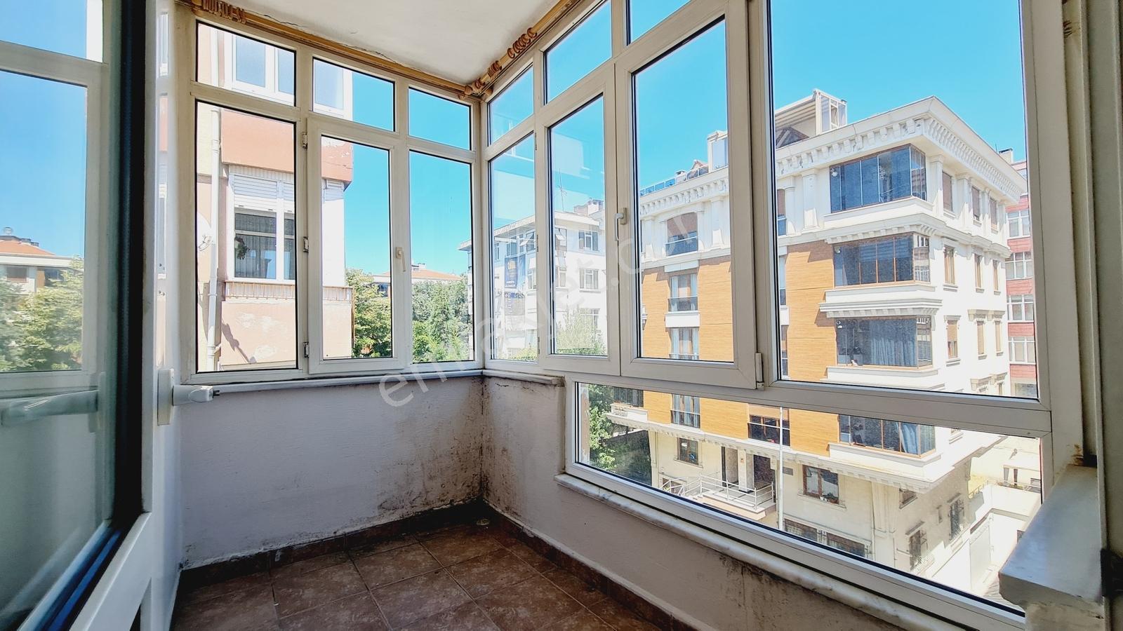 Zuhuratbaba Yücetarla Caddesine Meydana Yakın 110m2 3+1 Arakat - Görsel 3