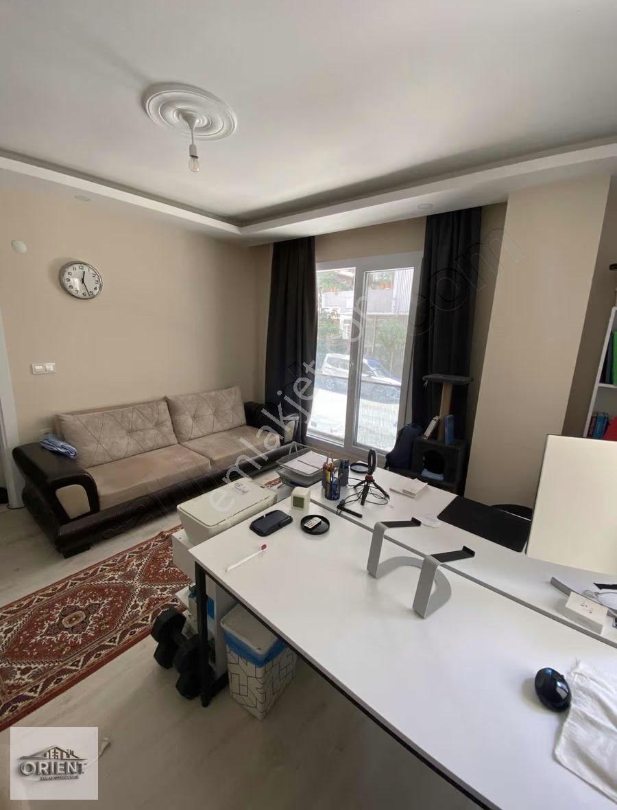 Metrobüse 3 Dk! Merkezde 3 Yıllık Aydınlık 2+1 Fırsat Daire - Görsel 5