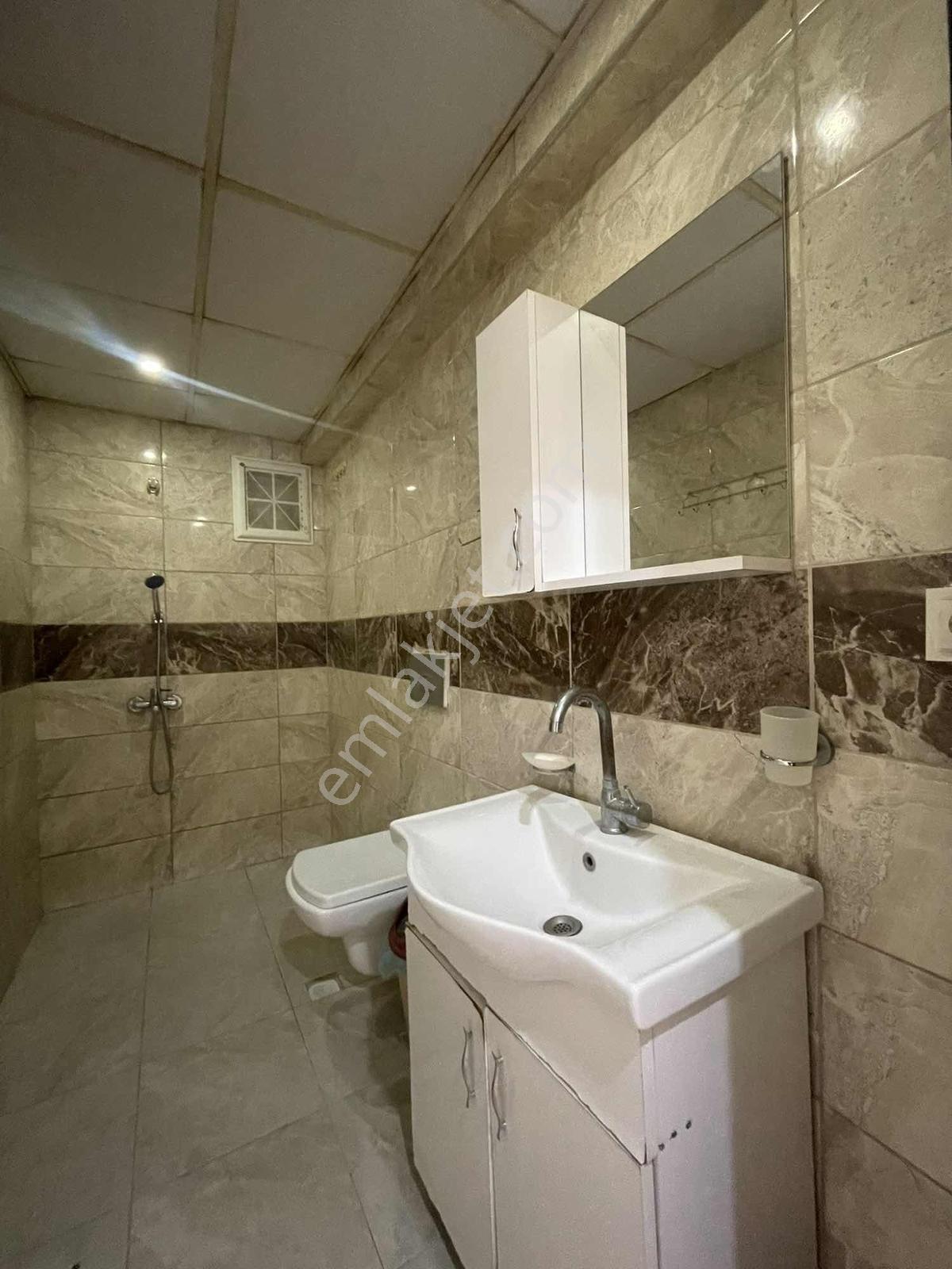 Çınarın Tam Merkezinde Kiralık 1+1 Eşyalı Apart - Görsel 8