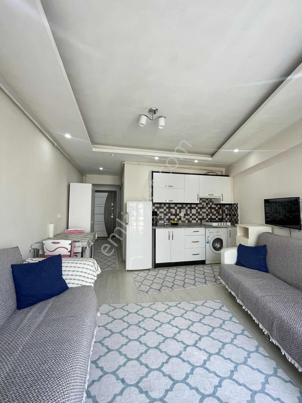 Çınarın Tam Merkezinde Kiralık 1+1 Eşyalı Apart - Görsel 2