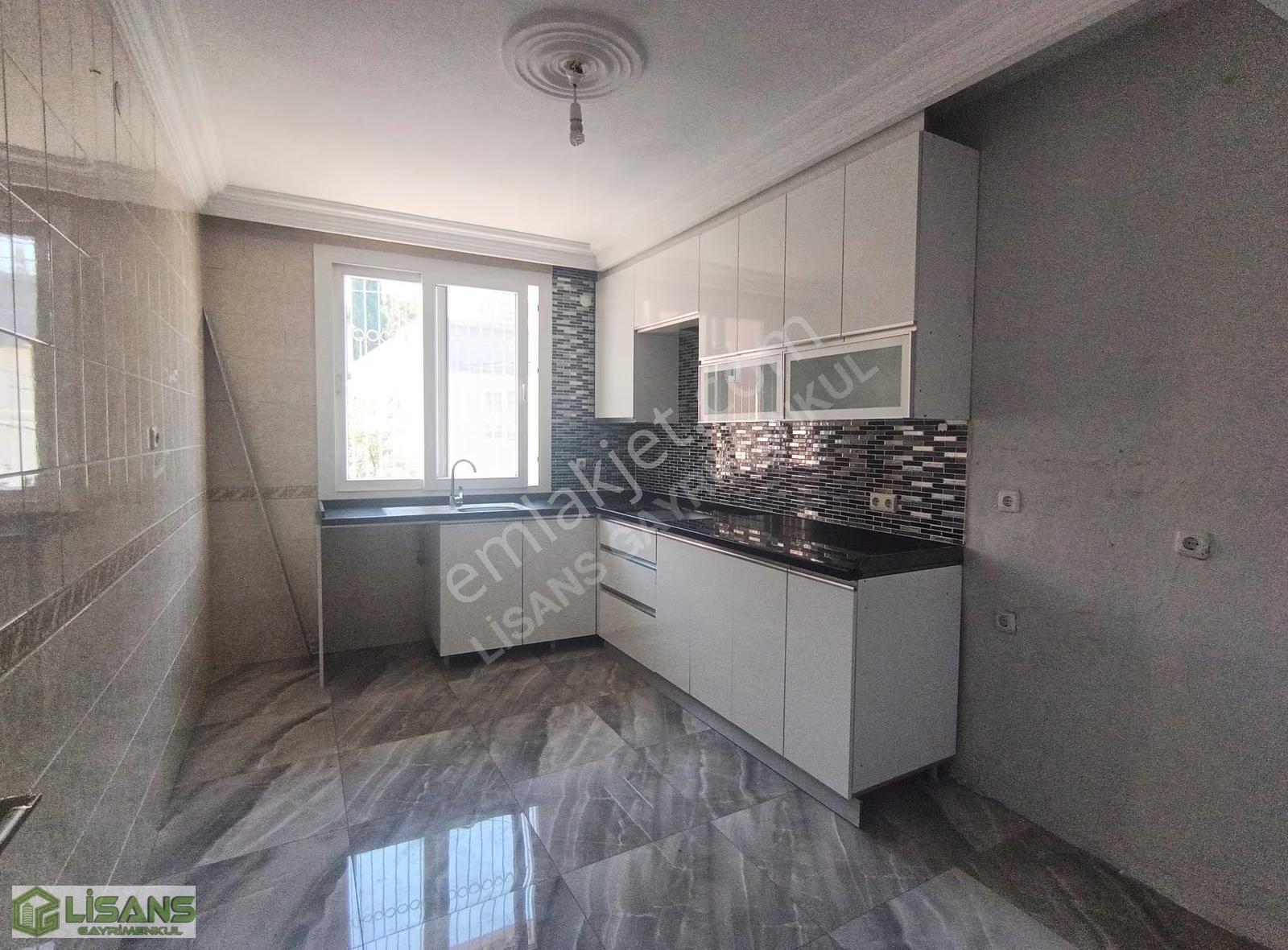 Şakirpaşa'da Ana Caddeye E-5'e Yakın 3 Katlı Geniş Müstakil - Görsel 22