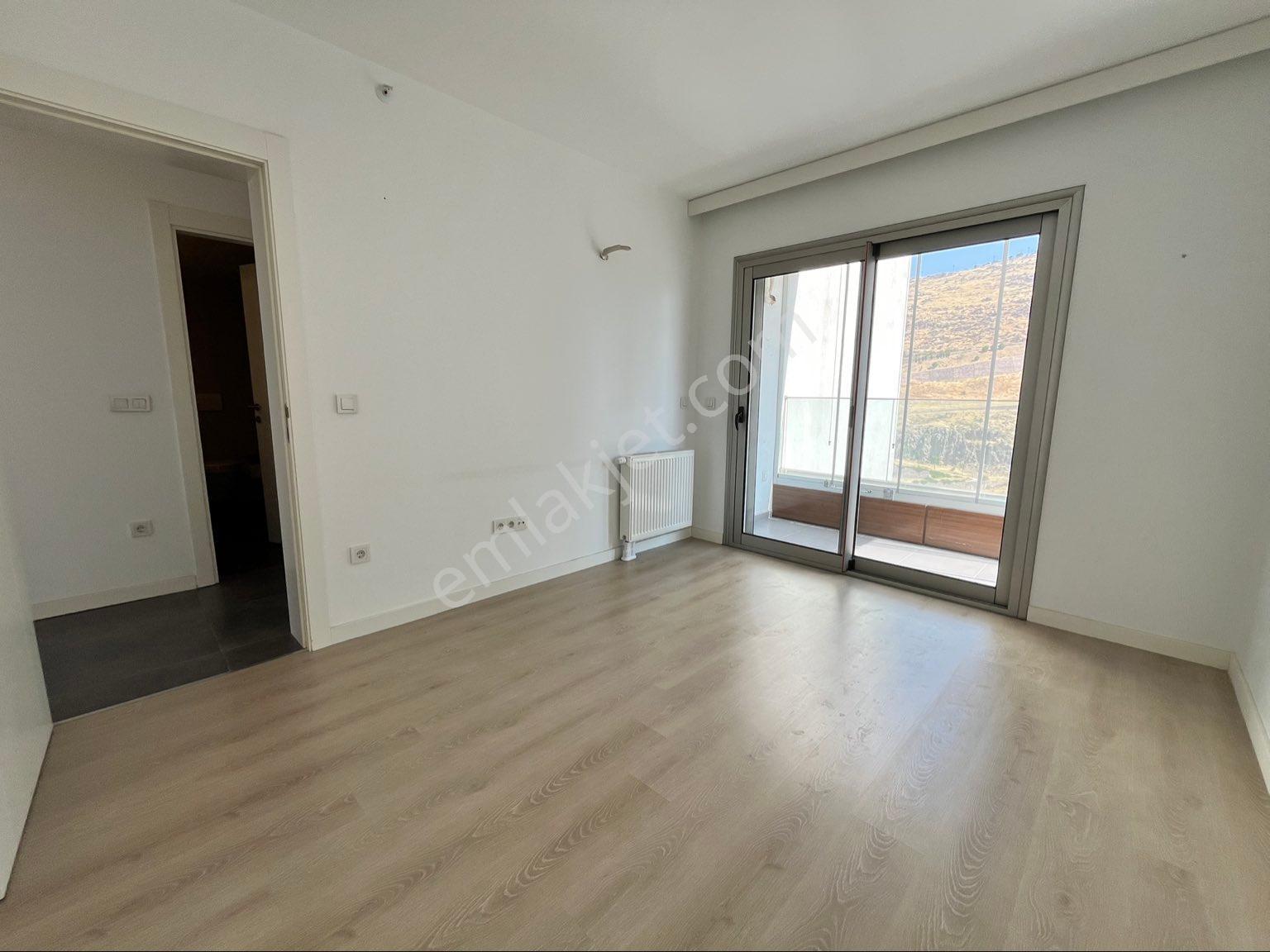 Karşıyaka 360 Sitesi 3+1 Kiralık Daire - Görsel 32
