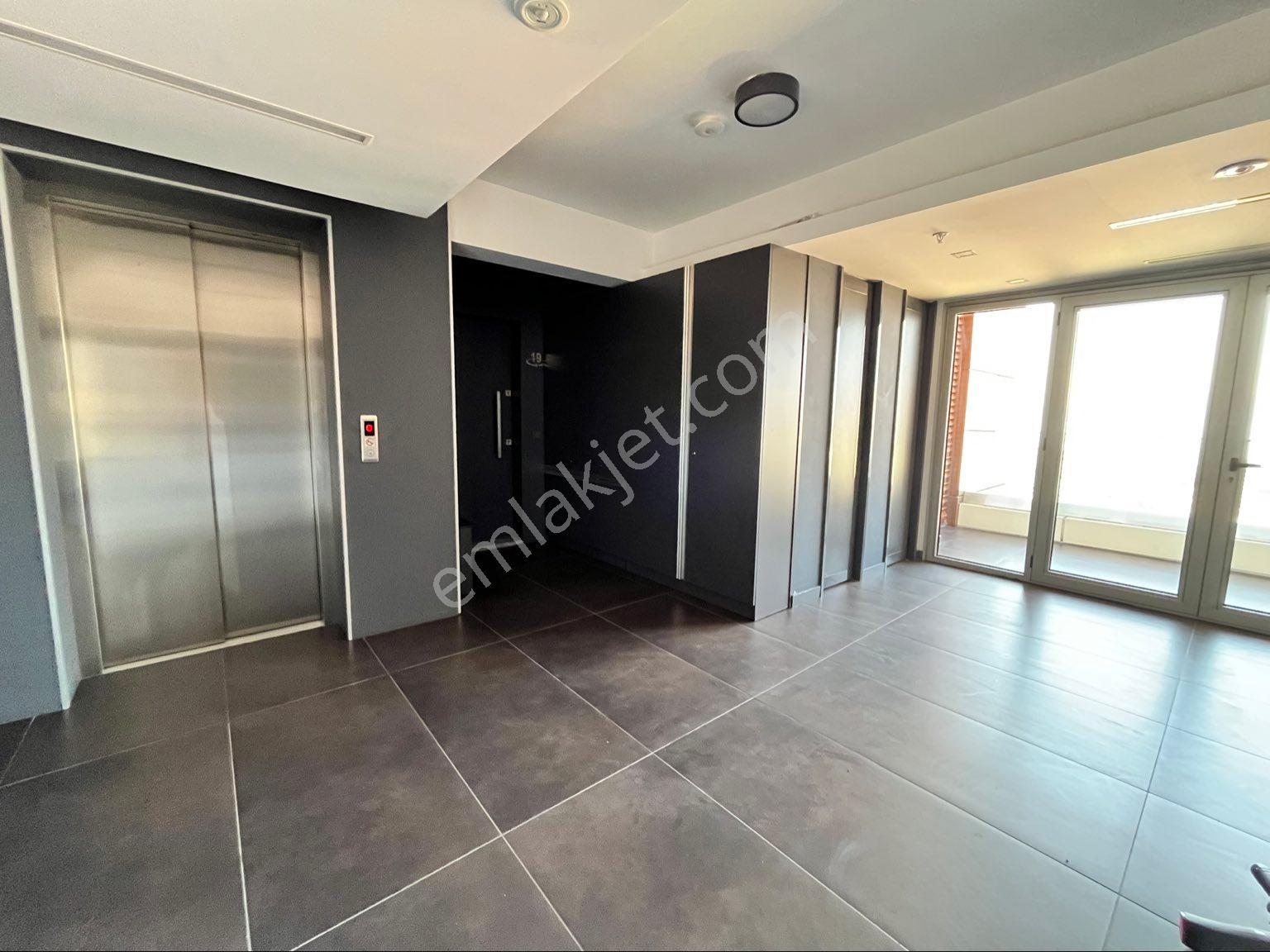 Karşıyaka 360 Sitesi 3+1 Kiralık Daire - Görsel 45