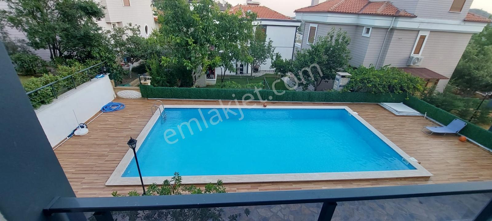 Deniz Manzaralı Triplex Havuzlu Villa - Görsel 4
