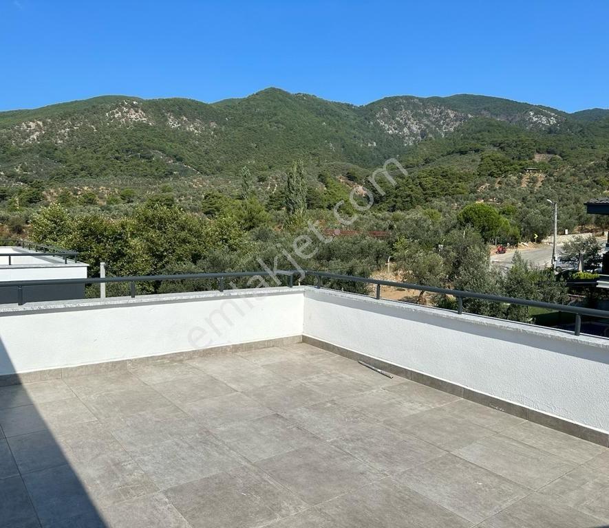 Deniz Manzaralı Triplex Havuzlu Villa - Görsel 25