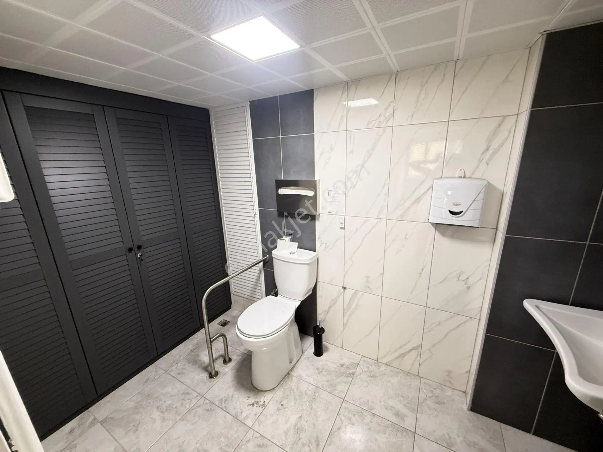 Tunalı Üzeri 3,5+1 155 M2 Ofis Kullanımına Uygun Kiralık Daire - Görsel 2