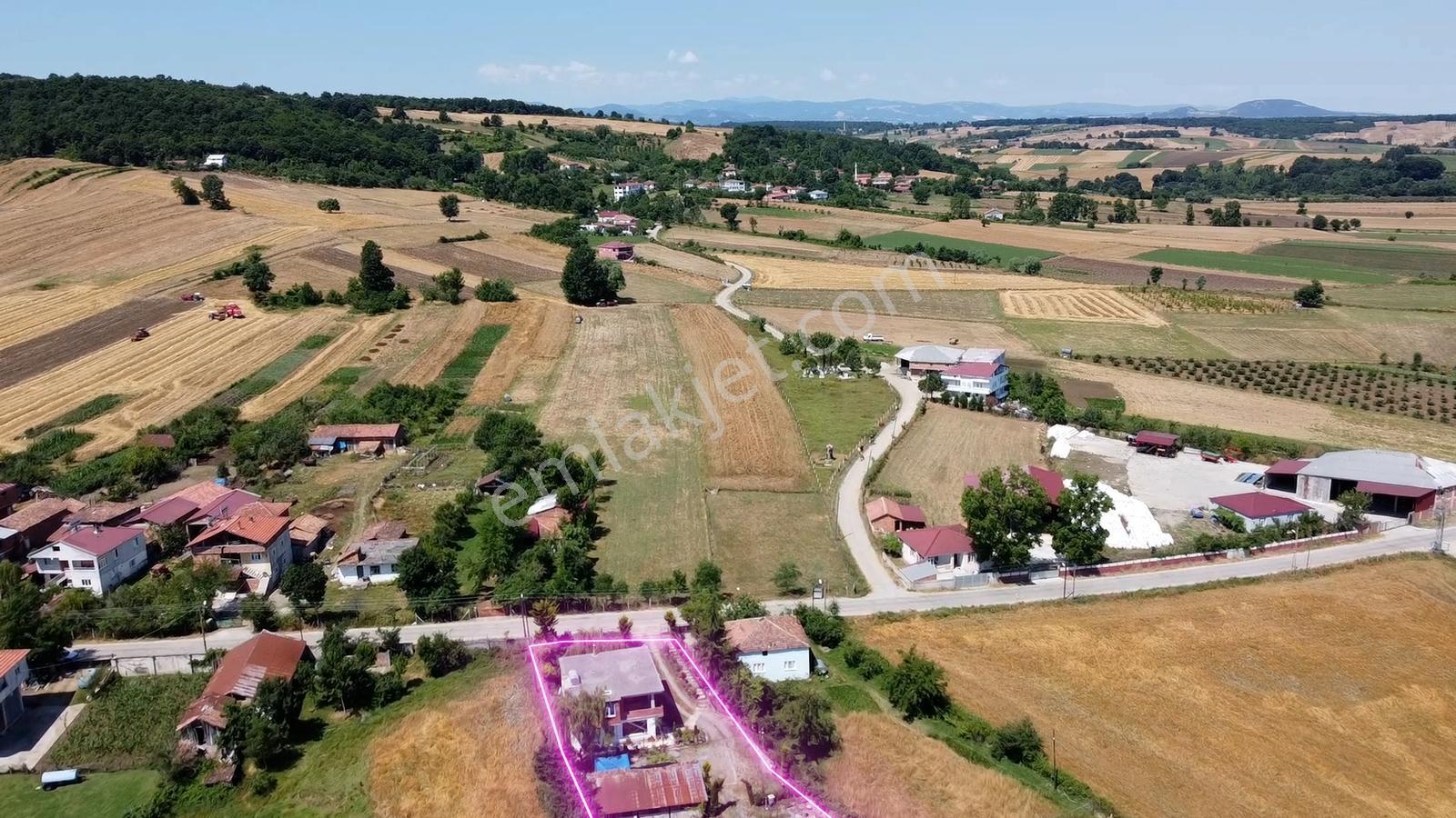 Doğa İçinde 3162m2 Satılık 2 Katlı Müstakil Ev Ve Arazi - Görsel 15