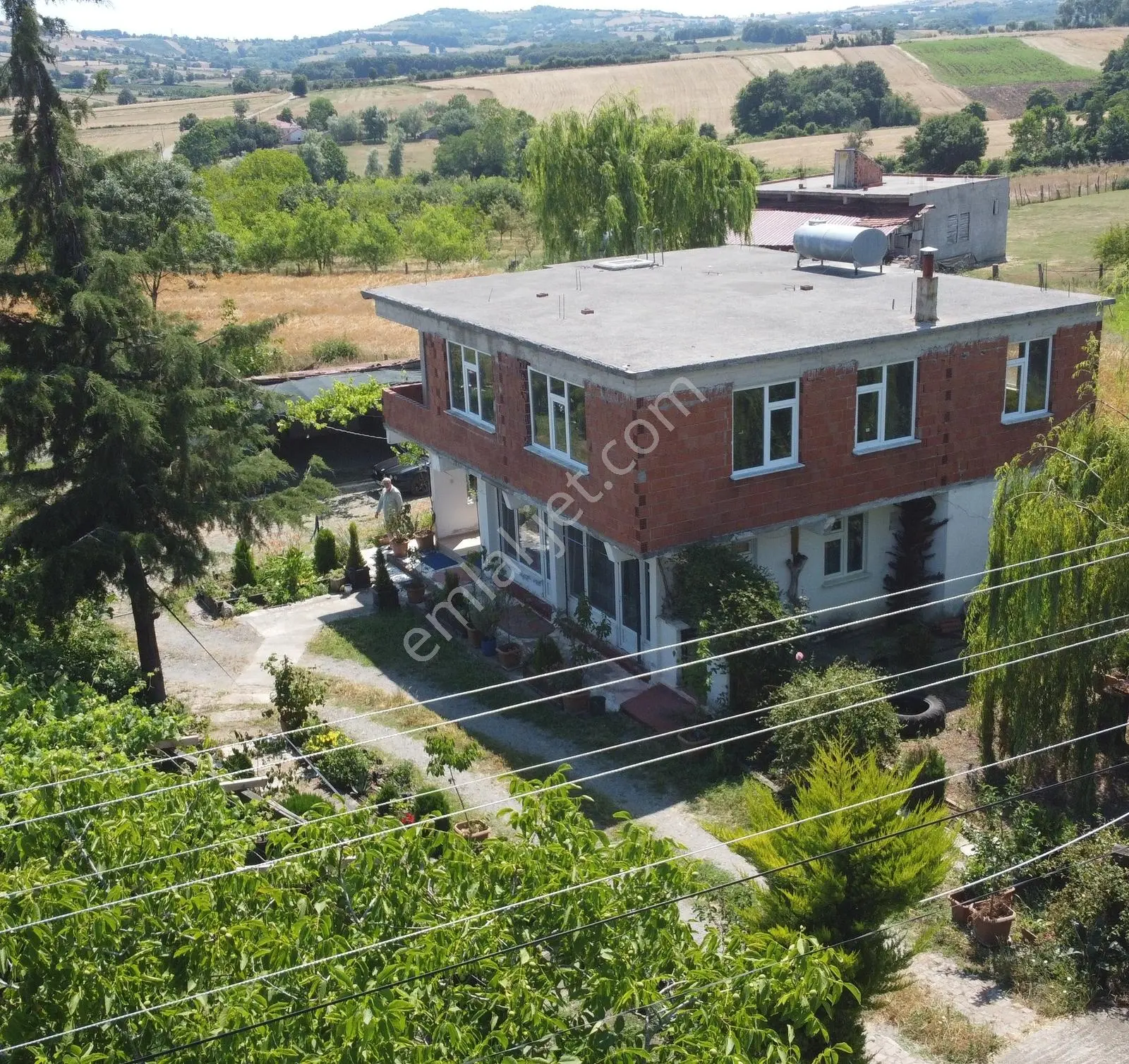Doğa İçinde 3162m2 Satılık 2 Katlı Müstakil Ev Ve Arazi